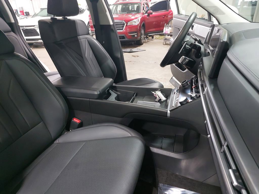 Certified 2025 Hyundai Santa Fe SEL image 10