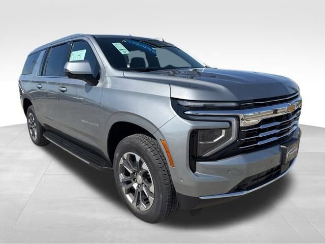 New 2026 Chevrolet Suburban LT w/ Comfort Package