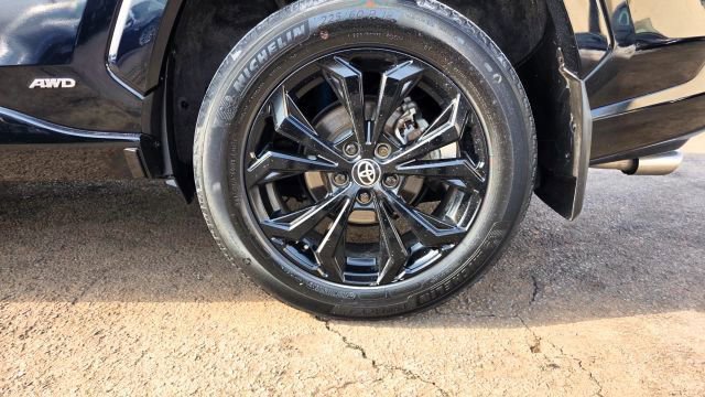 Used 2022 Toyota RAV4 SE w/ Convenience Package image 49