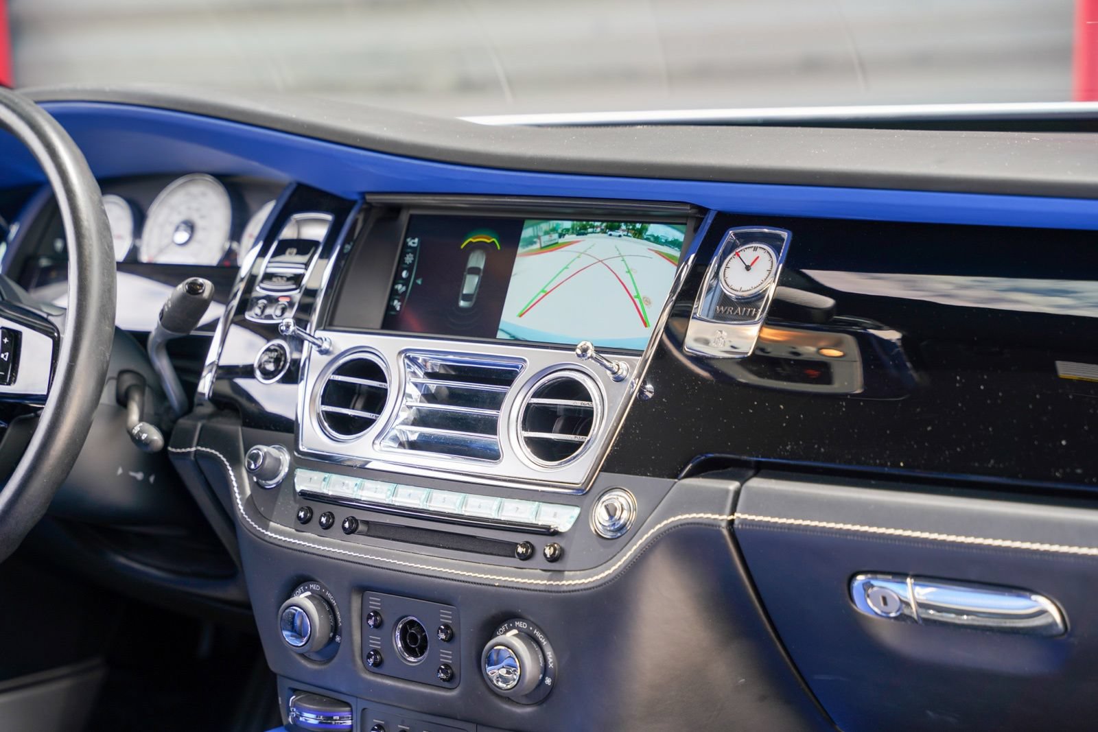 Used 2019 Rolls-Royce Wraith RWD image 31