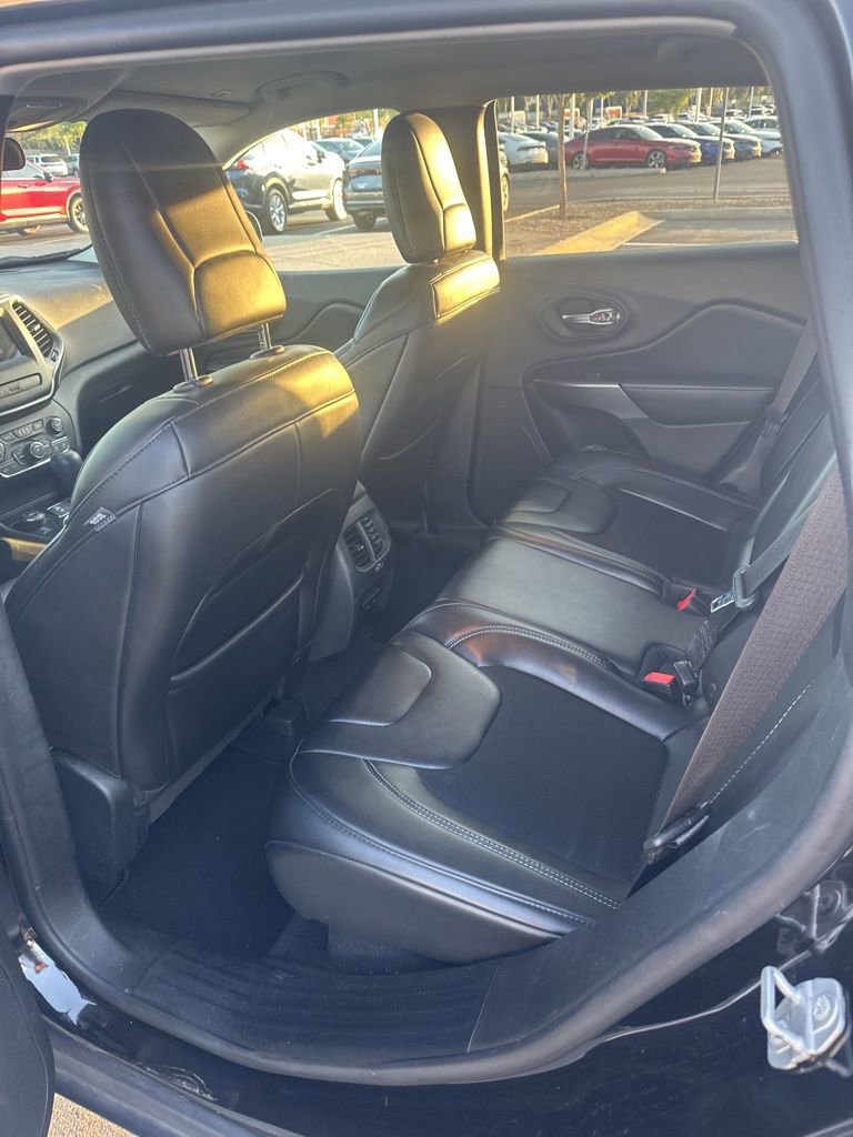 Used 2019 Jeep Cherokee Latitude Plus w/ Trailer Tow Group image 7