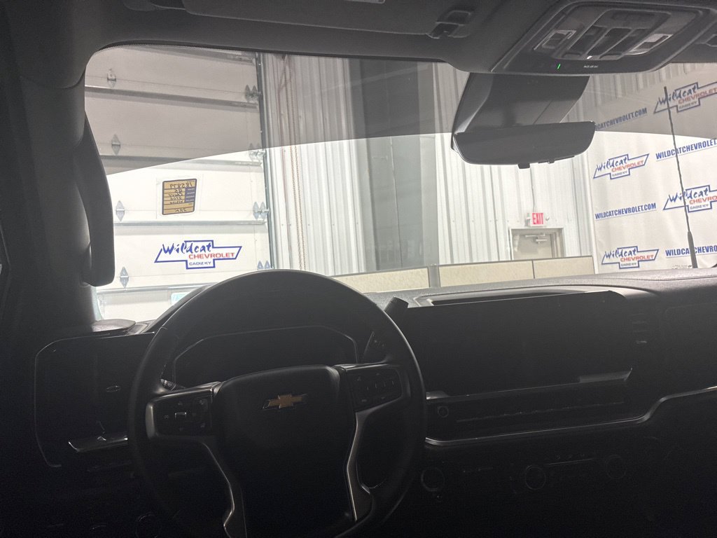 Used 2025 Chevrolet Silverado 2500 LTZ w/ LTZ Premium Package AWD/4WD image 2