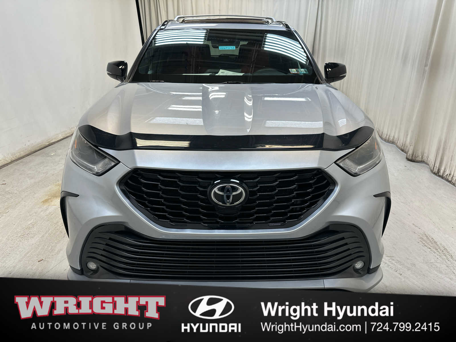 Used 2022 Toyota Highlander XSE image 2