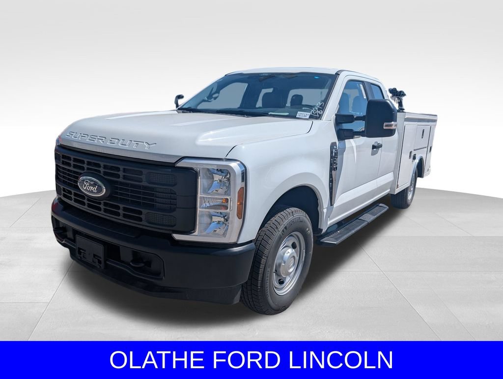 New 2025 Ford F250 XL w/ Camper Package RWD image 4