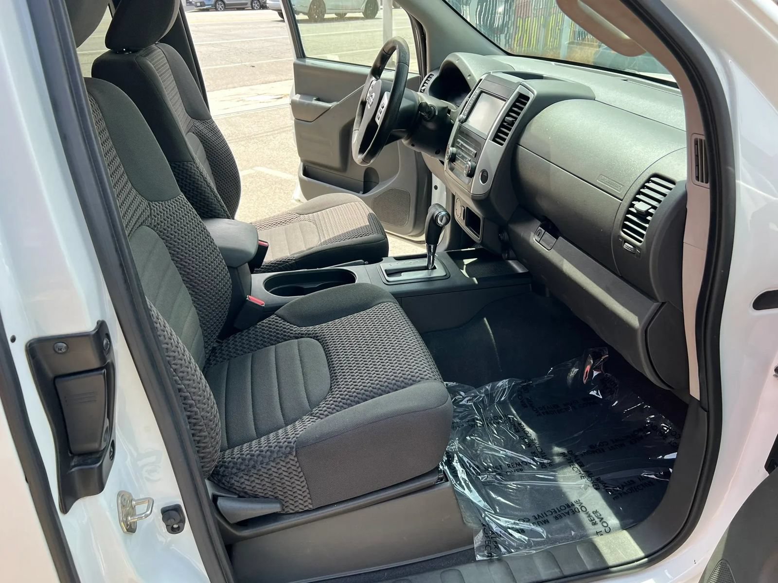 Used 2019 Nissan Frontier SV RWD image 9