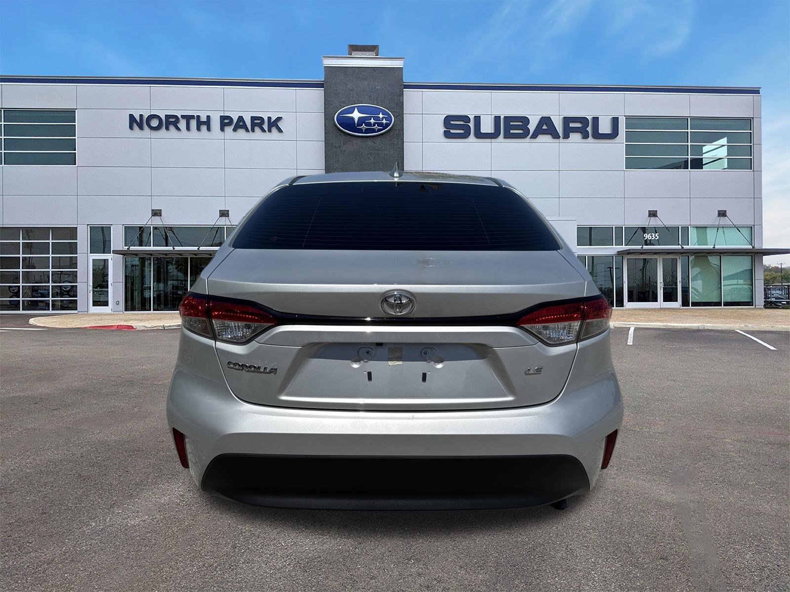 Used 2024 Toyota Corolla LE FWD image 4