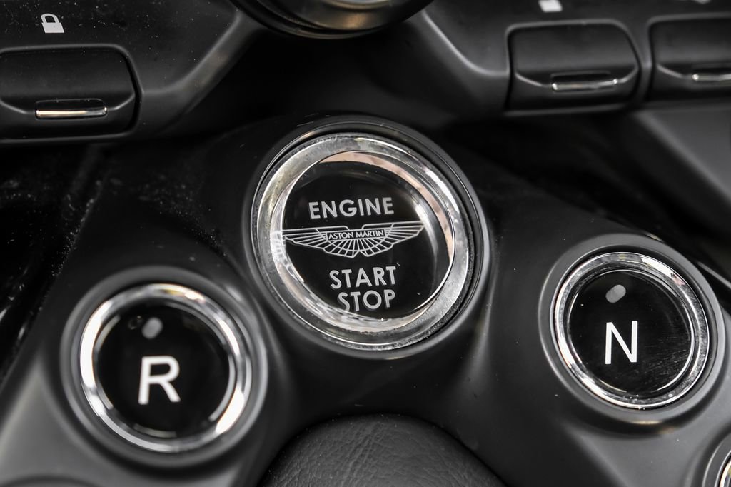 Used 2020 Aston Martin V8 Vantage Coupe RWD image 18
