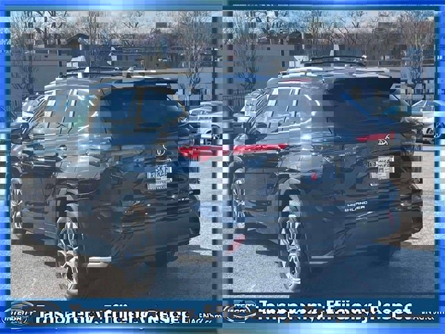 Certified 2023 Toyota Highlander XLE image 10