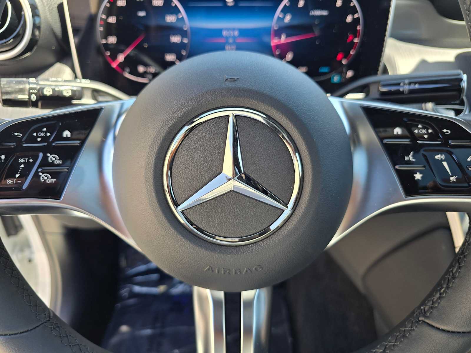 Used 2026 Mercedes-Benz GLC 300 4MATIC image 23
