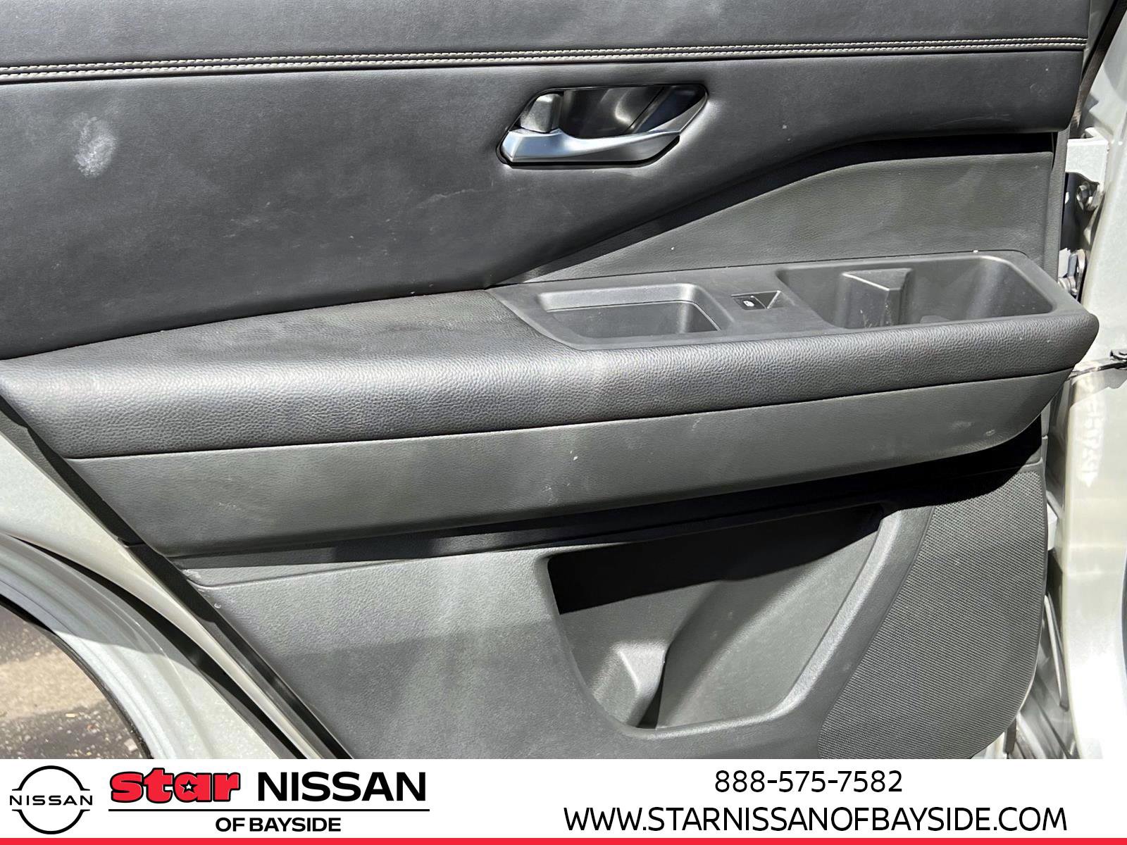 Used 2023 Nissan Pathfinder Platinum w/ Lighting Package (N93) image 10