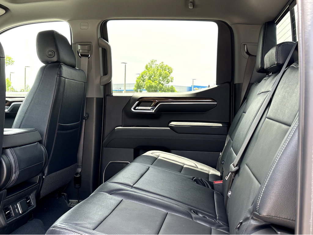 Used 2024 Chevrolet Silverado 1500 LT w/ Safety Package AWD/4WD image 18