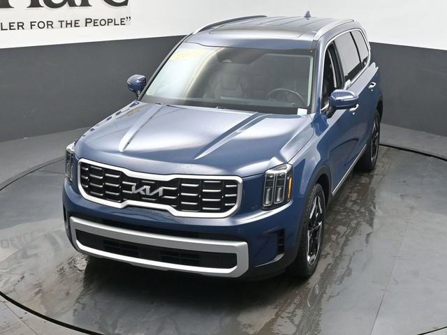 Used 2025 Kia Telluride S FWD image 48