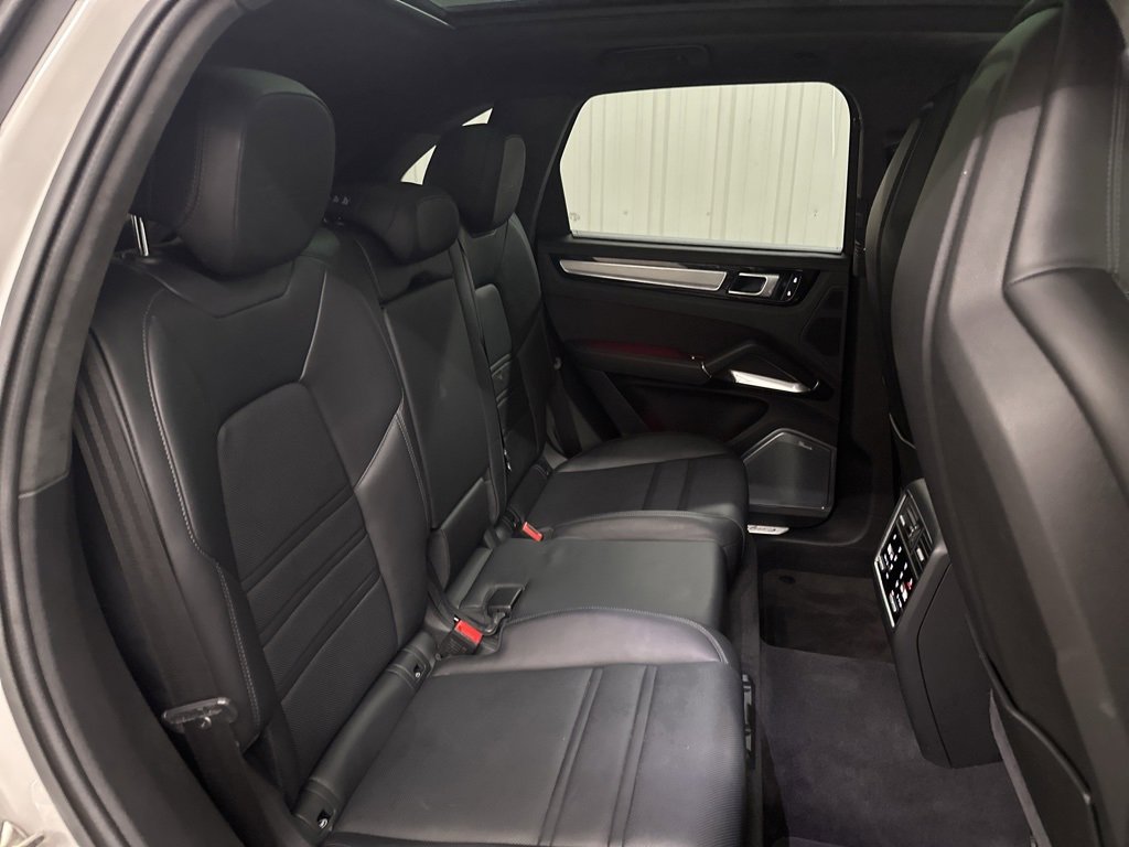 Used 2021 Porsche Cayenne Turbo image 42