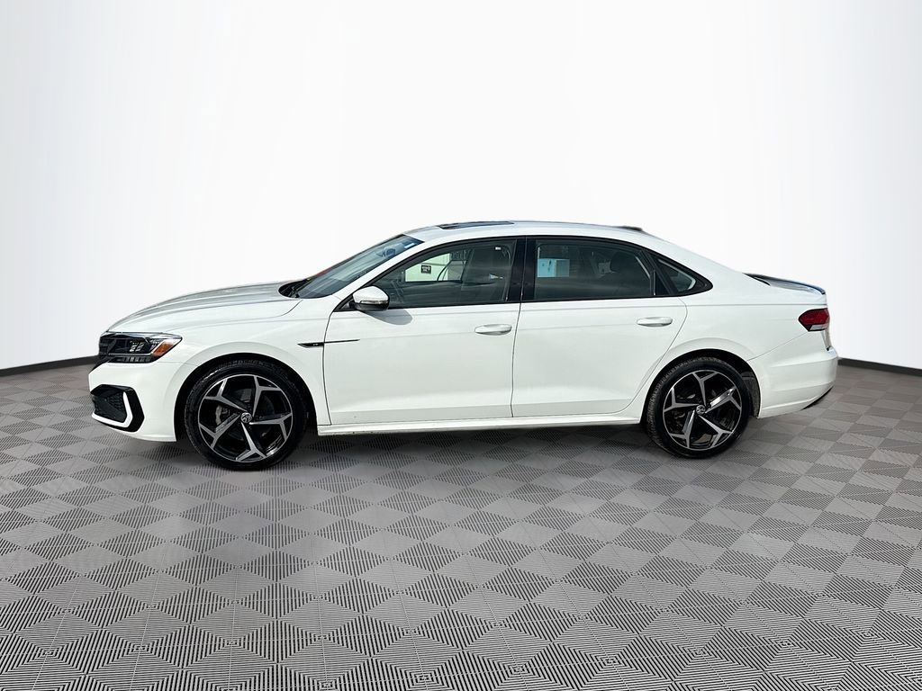 Used 2020 Volkswagen Passat 2.0T R-Line image 9