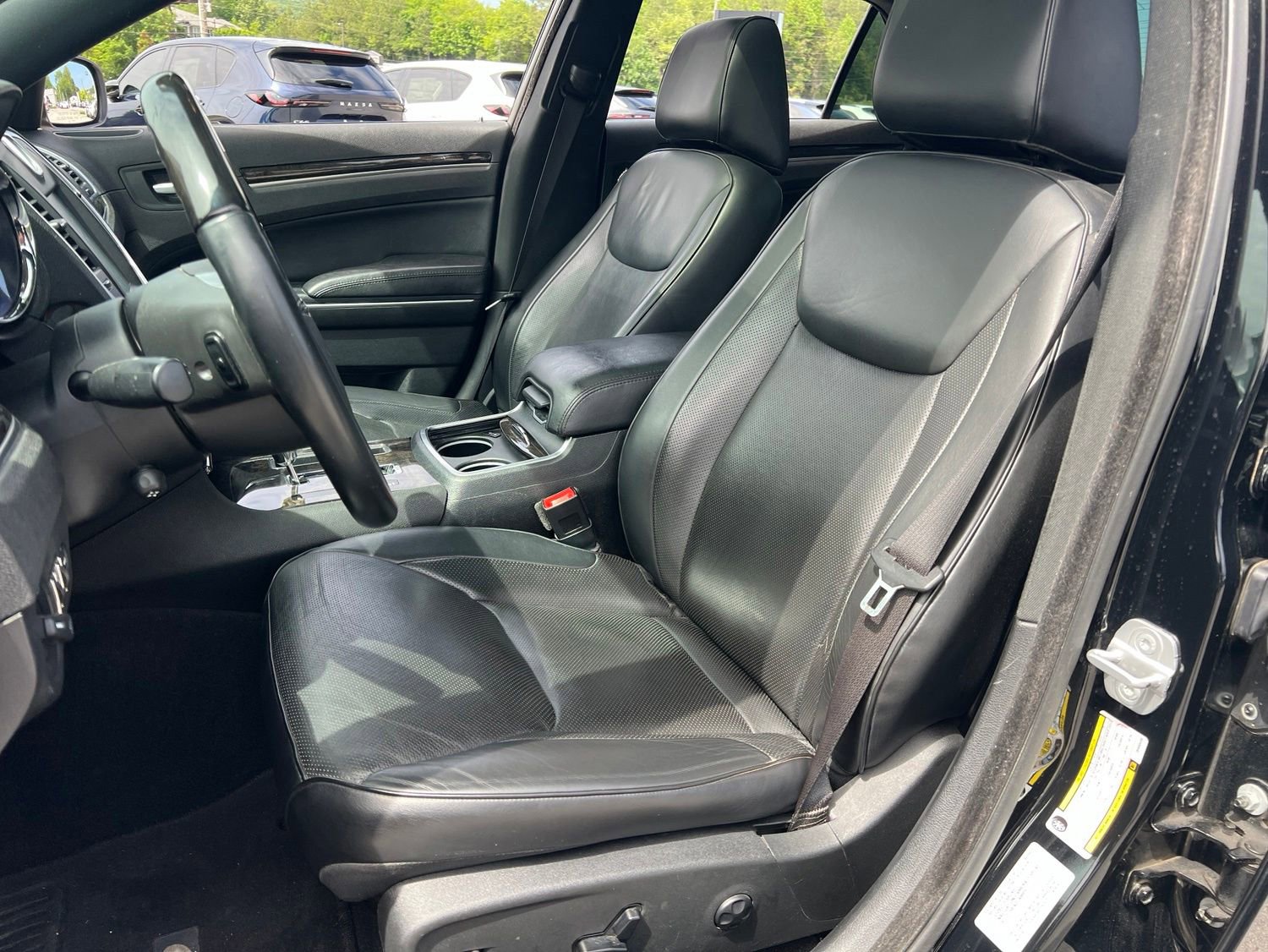 Used 2013 Chrysler 300 C w/ Beats Audio Group RWD image 32