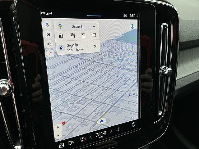 Certified 2025 Volvo XC40 B5 Core image 25