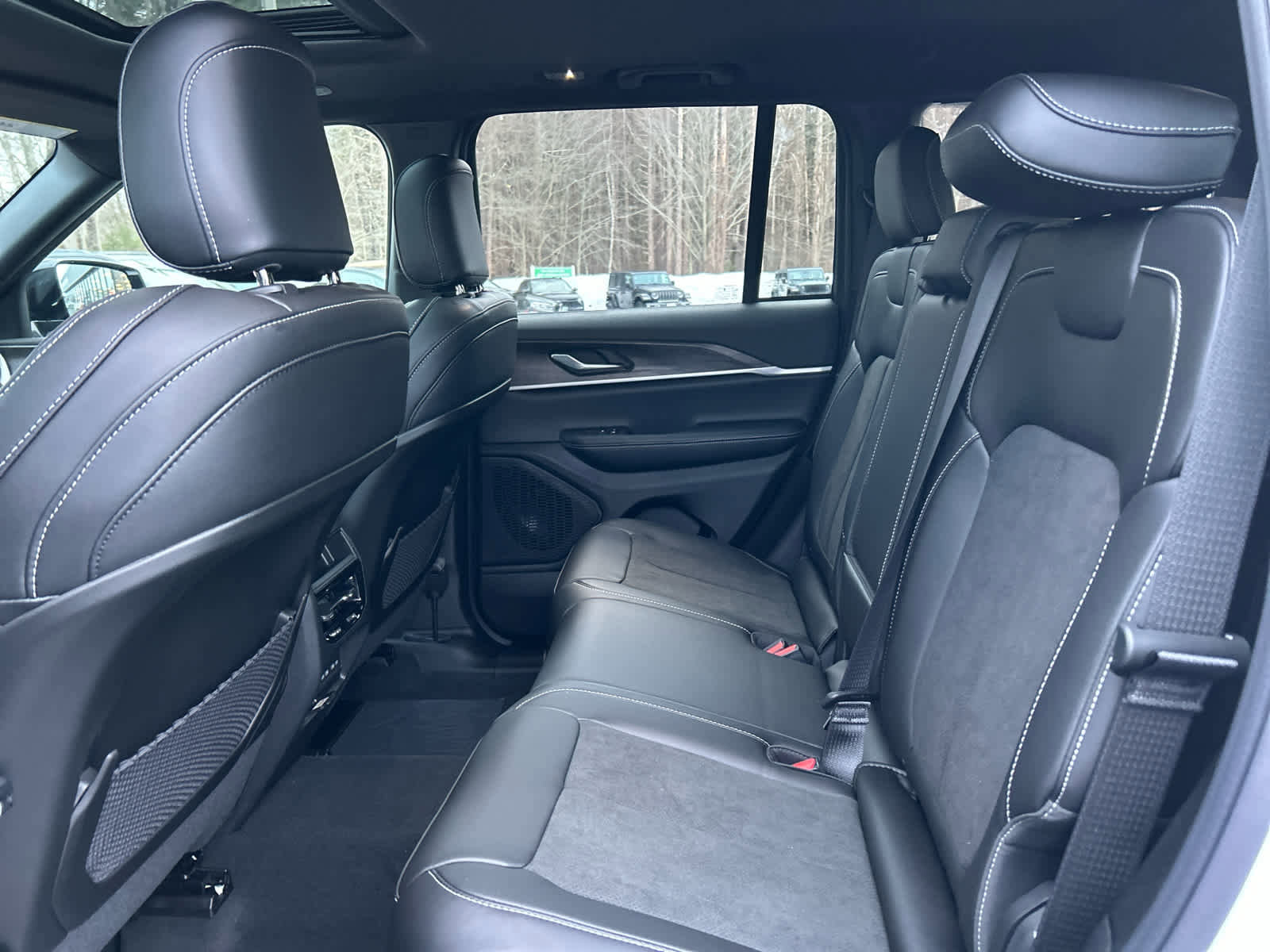 New 2026 Jeep Grand Cherokee Altitude AWD/4WD image 25