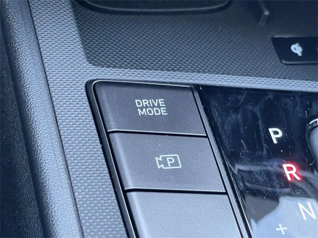 Certified 2025 Hyundai Elantra Sport image 25