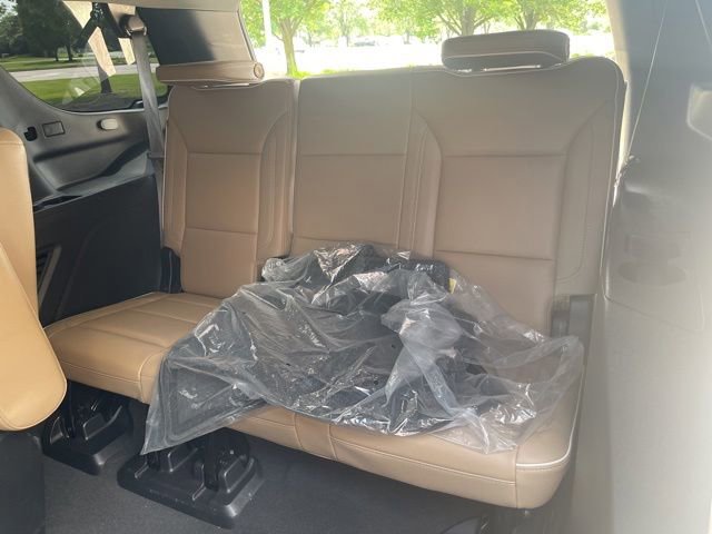 Used 2023 Chevrolet Tahoe Premier w/ Premium Package AWD/4WD image 39