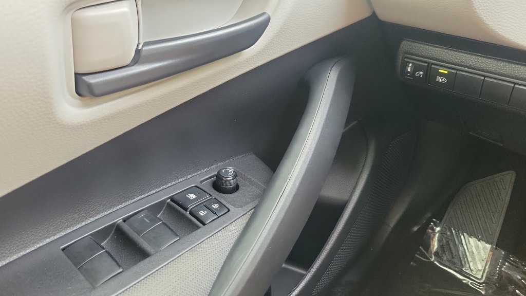 Used 2022 Toyota Corolla LE FWD image 18
