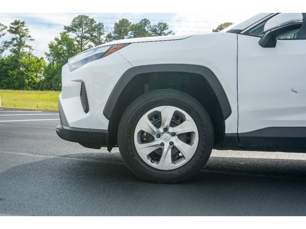Used 2023 Toyota RAV4 LE FWD image 10