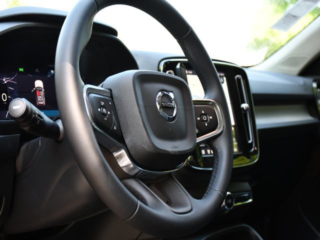 New 2026 Volvo XC40 B5 Plus w/ Protection Package Premier AWD/4WD image 11