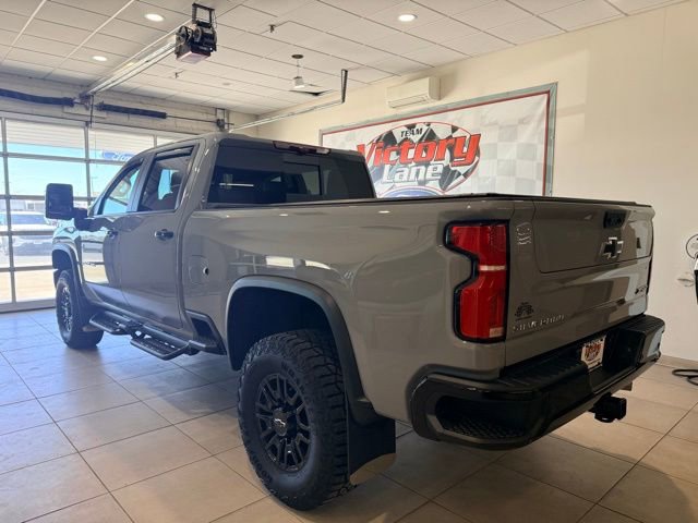 Used 2025 Chevrolet Silverado 2500 ZR2 w/ Technology Package image 10