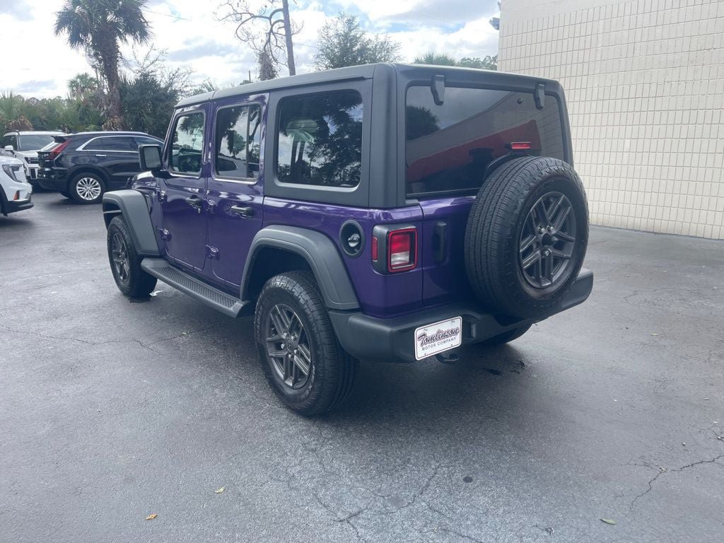 Used 2026 Jeep Wrangler Unlimited Sport AWD/4WD image 3