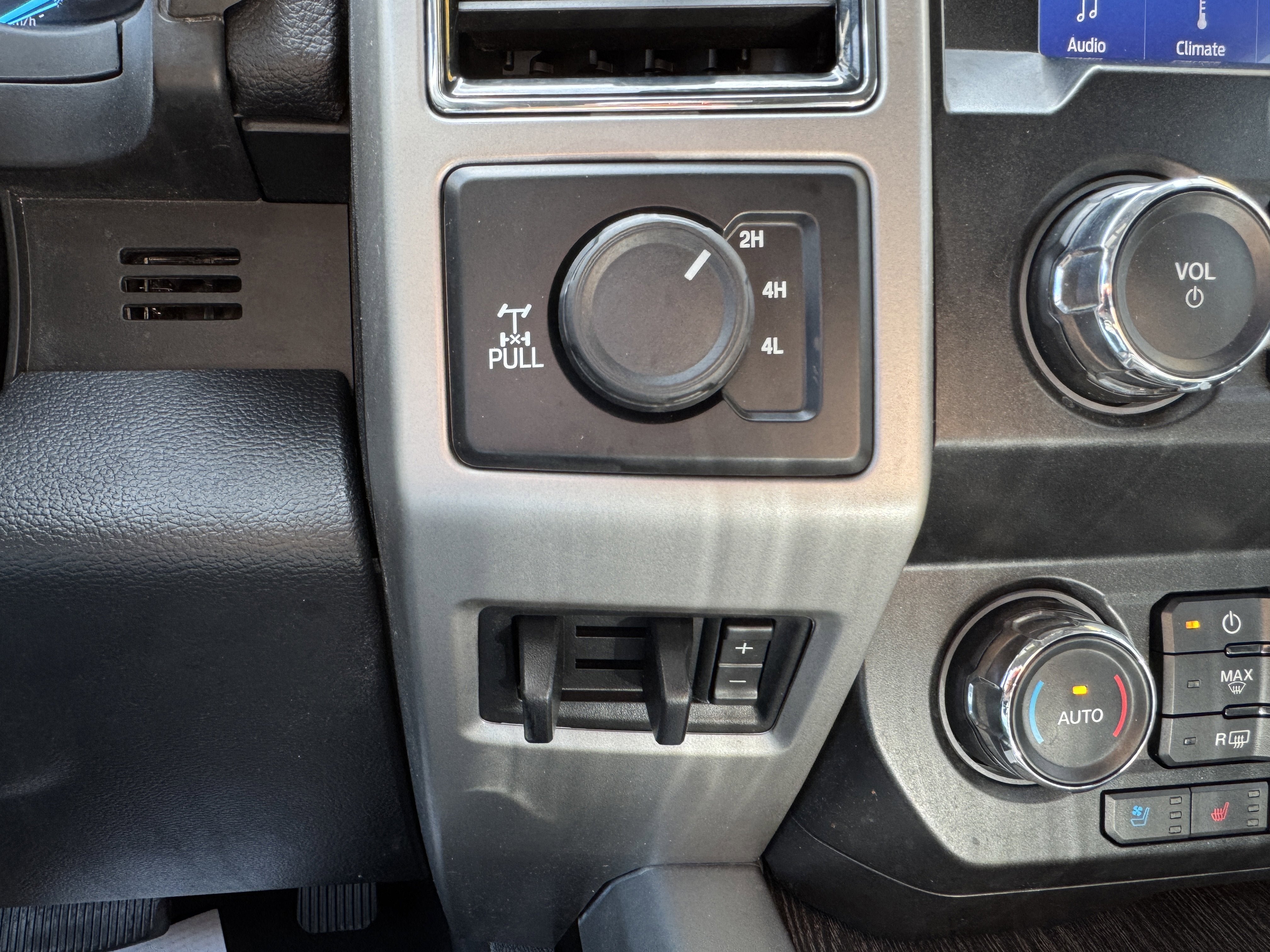 Used 2021 Ford F350 Lariat w/ Chrome Package AWD/4WD image 22
