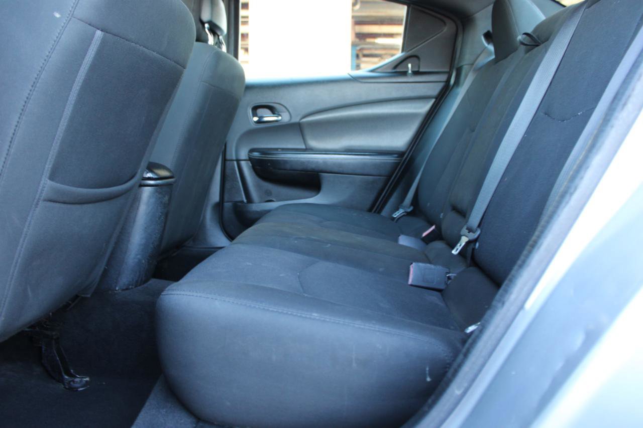 Used 2014 Dodge Avenger SE image 34