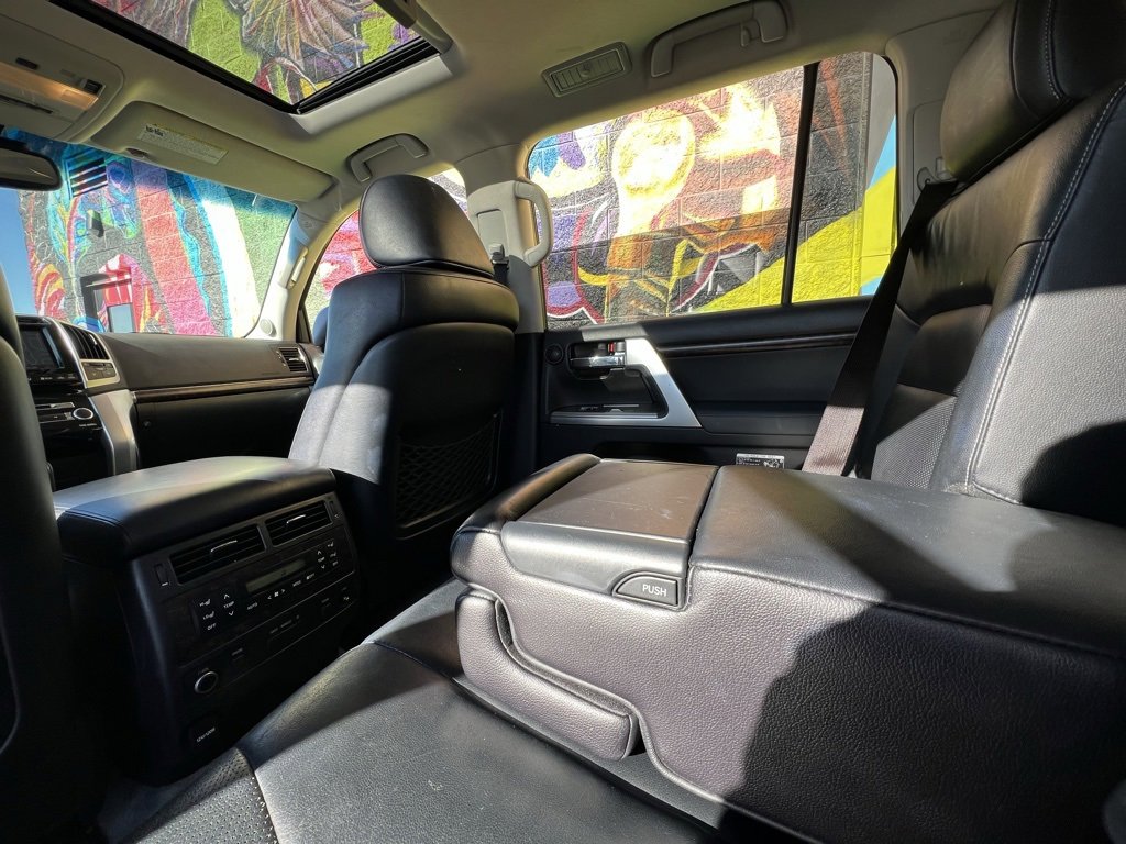 Used 2013 Toyota Land Cruiser image 19