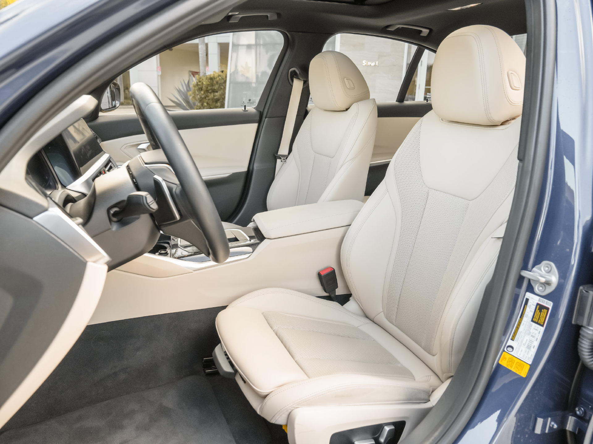 Used 2022 BMW 330i Sedan w/ Driving Assistance Package RWD image 5