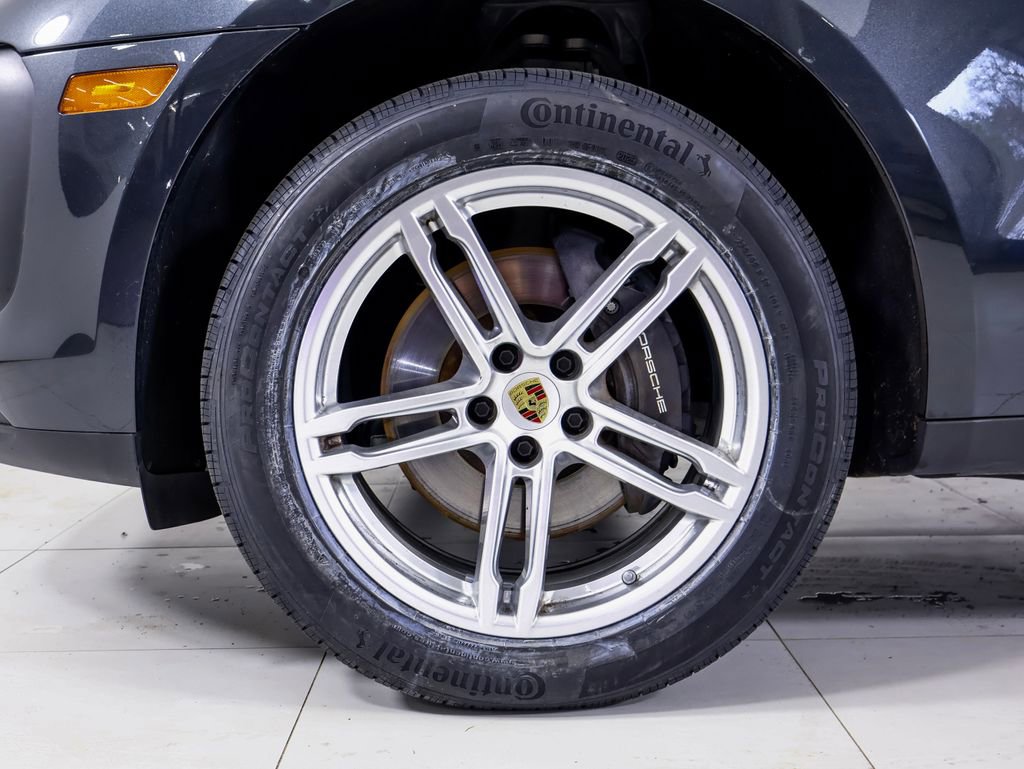 Certified 2024 Porsche Macan AWD/4WD image 27