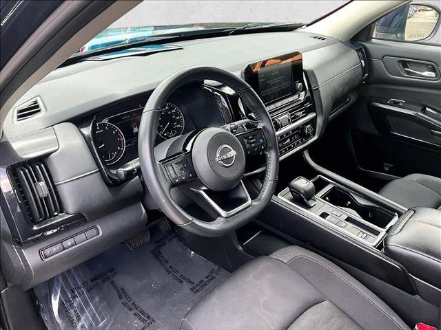 Used 2022 Nissan Pathfinder SV FWD image 14