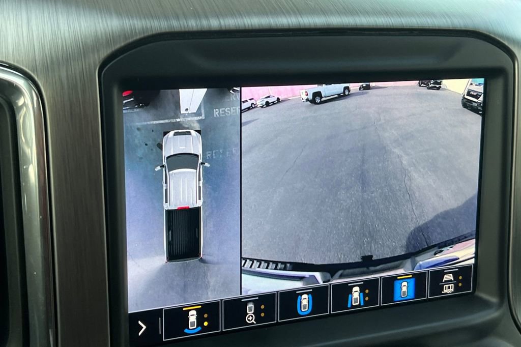 Used 2022 GMC Sierra 3500 Denali w/ Denali Black Diamond Edition image 28