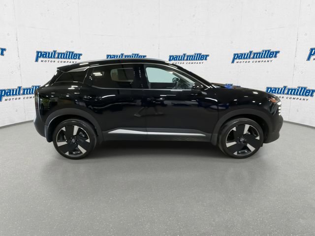 Used 2025 Nissan Kicks SR AWD/4WD image 12