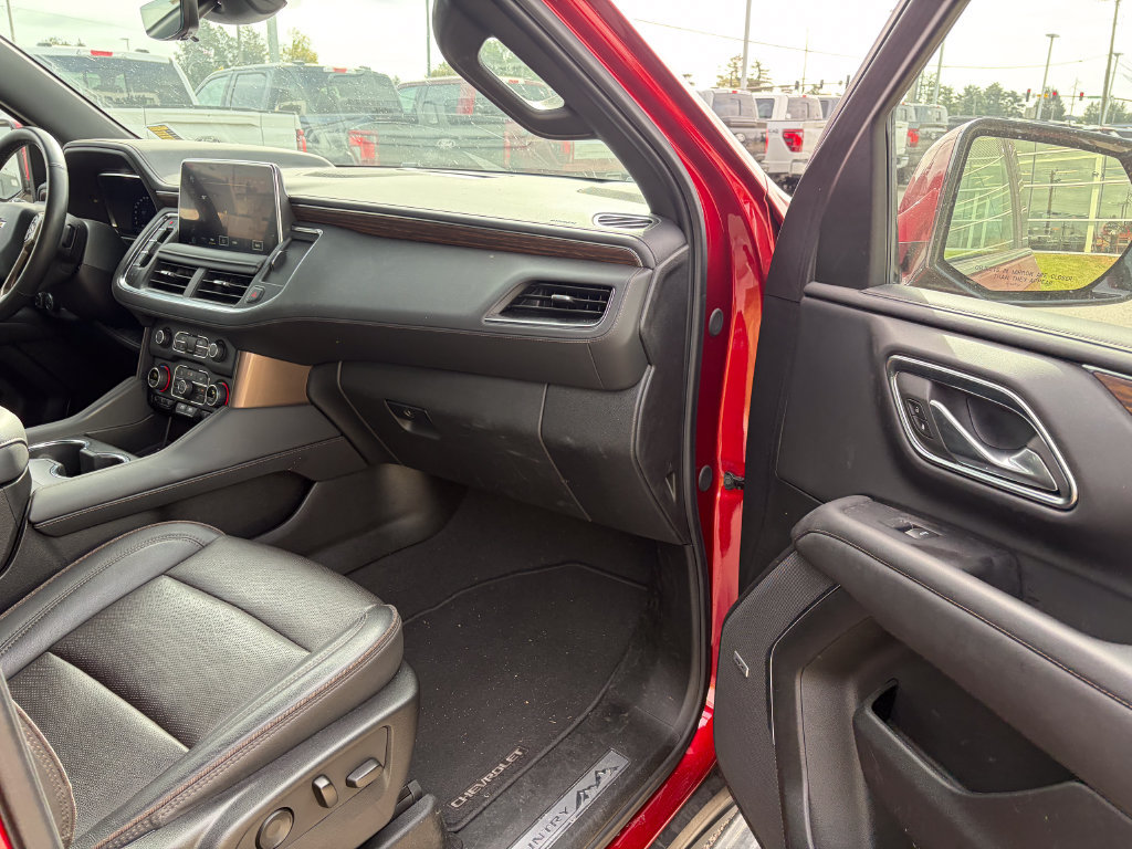 Used 2024 Chevrolet Tahoe High Country AWD/4WD image 17
