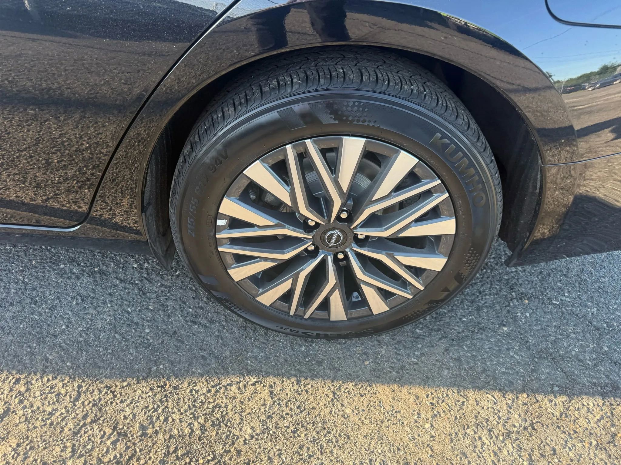 Used 2024 Nissan Altima 2.5 SV image 9