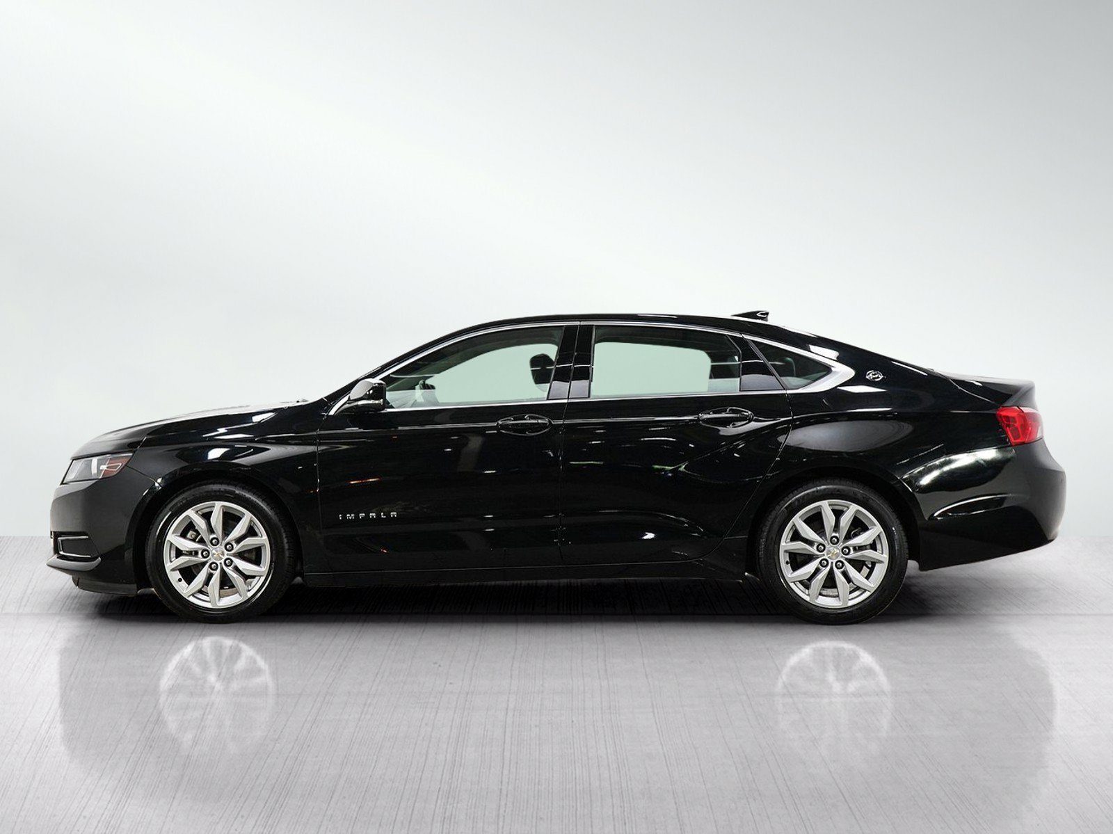 Used 2016 Chevrolet Impala LT w/ Convenience Package FWD image 2