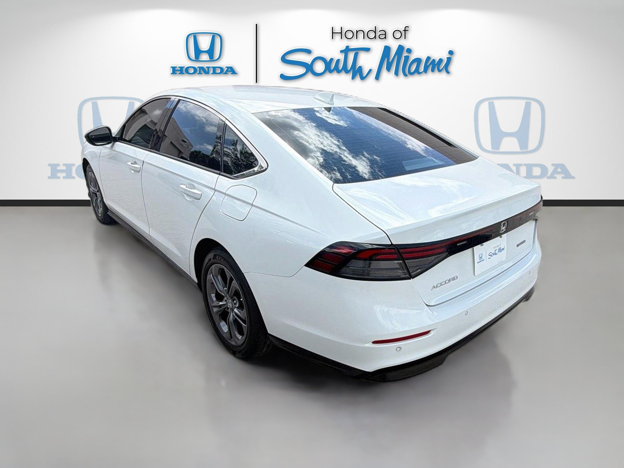 Used 2024 Honda Accord EX-L image 5