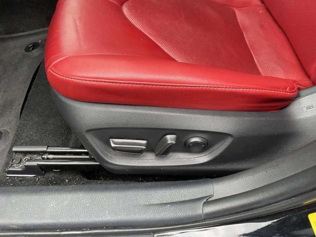 Used 2020 Toyota Camry XSE image 29