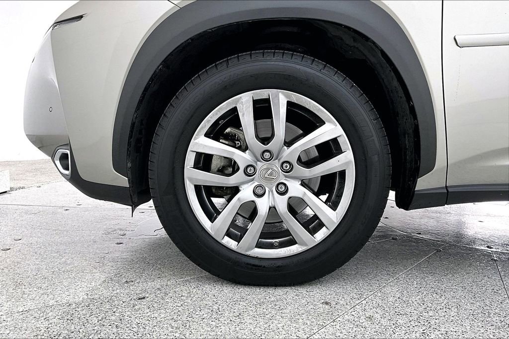 Used 2016 Lexus NX 300h AWD w/ Luxury Package image 12