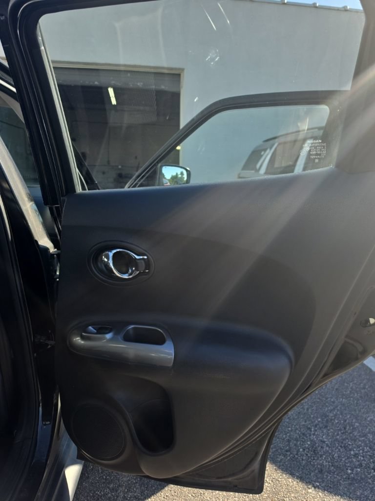 Used 2017 Nissan Juke S FWD image 18