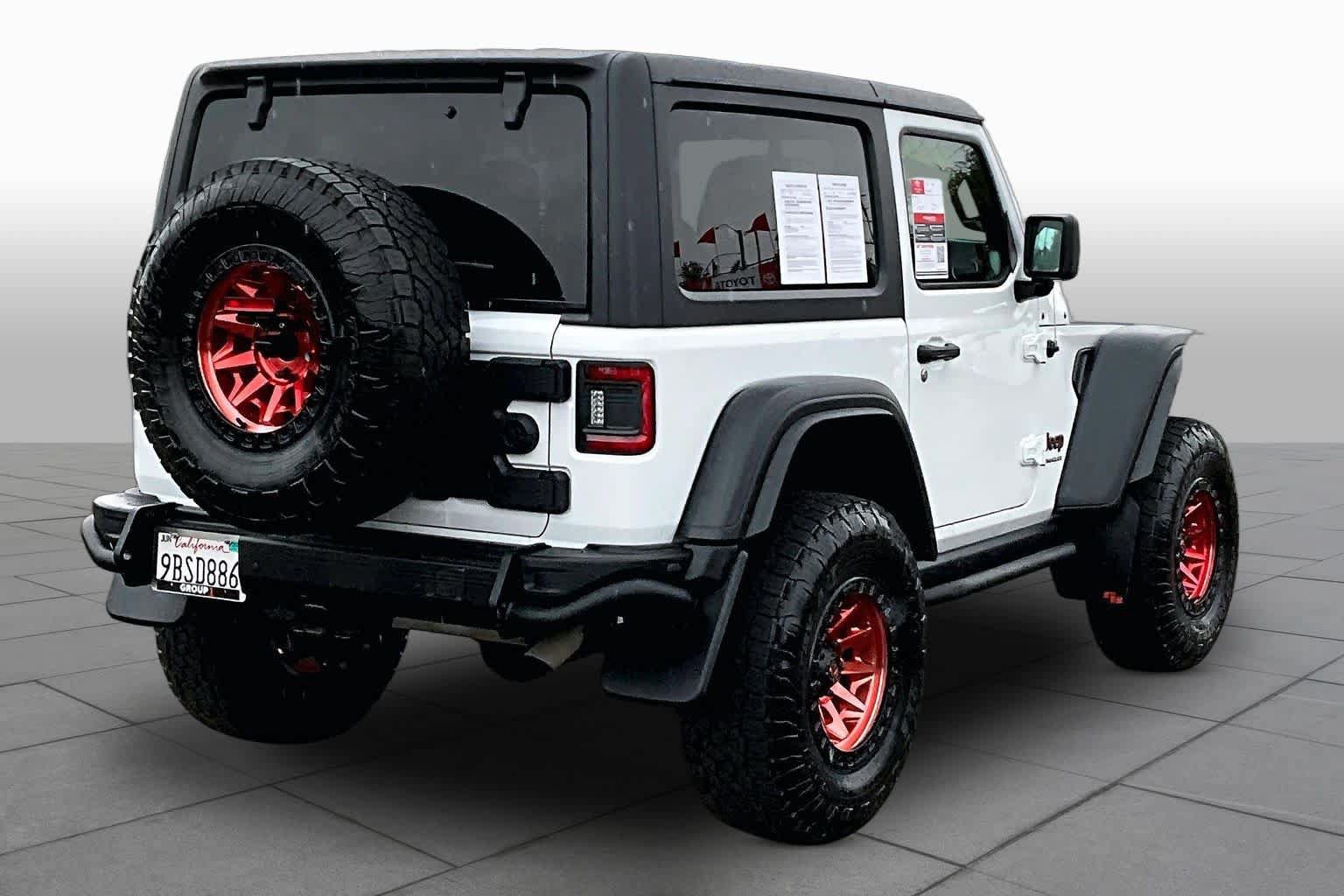 Used 2022 Jeep Wrangler Rubicon w/ Cold Weather Group AWD/4WD image 12