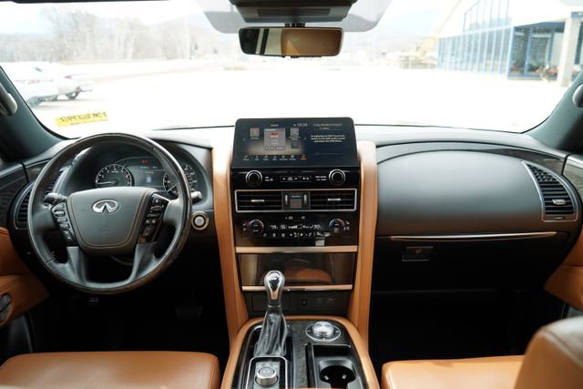 Used 2023 INFINITI QX80 Sensory w/ All-Season Package image 16