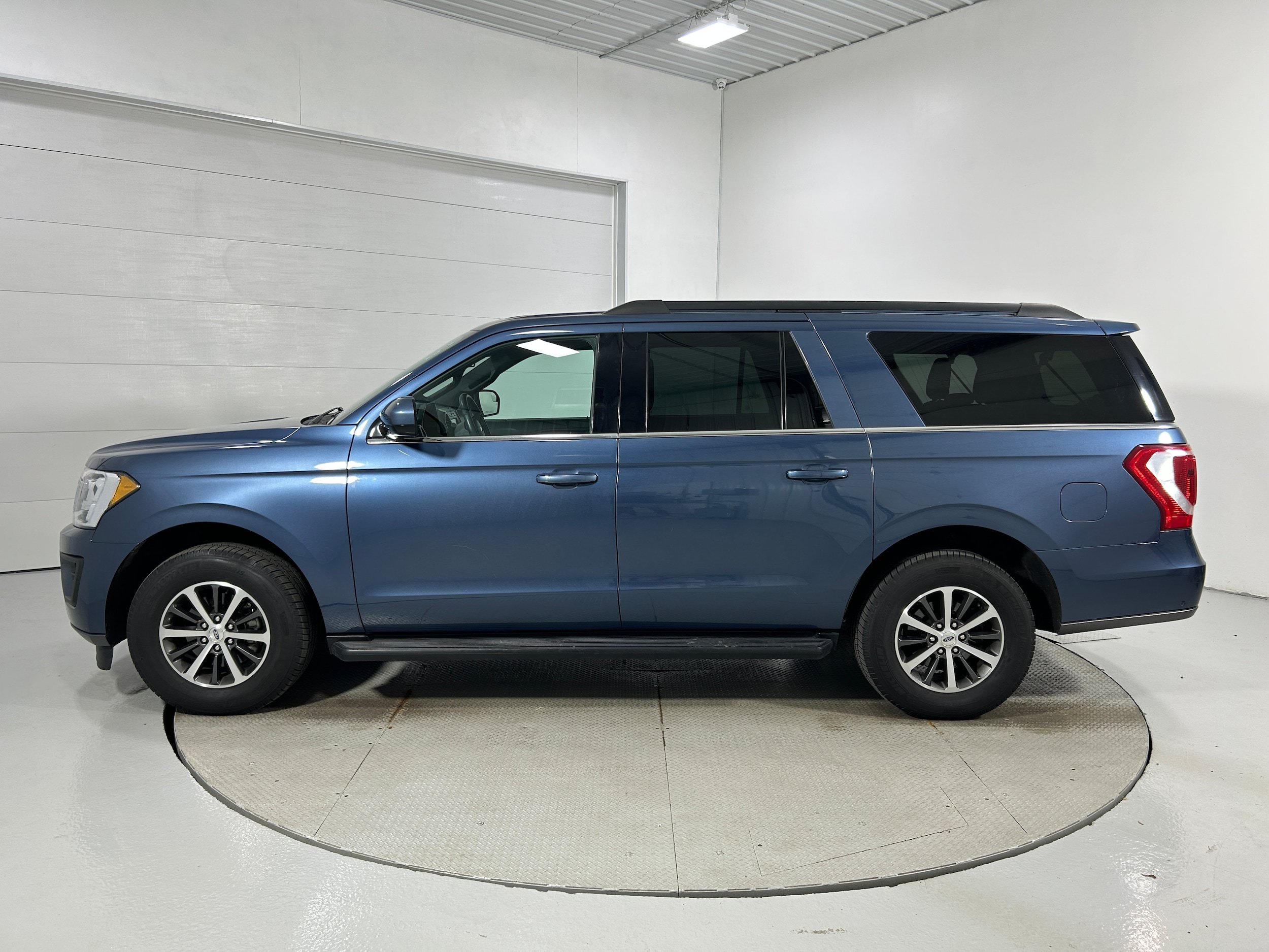 Used 2019 Ford Expedition Max XLT AWD/4WD image 21