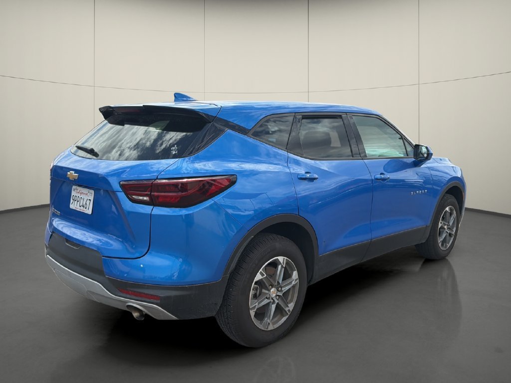 Used 2025 Chevrolet Blazer LT FWD image 7