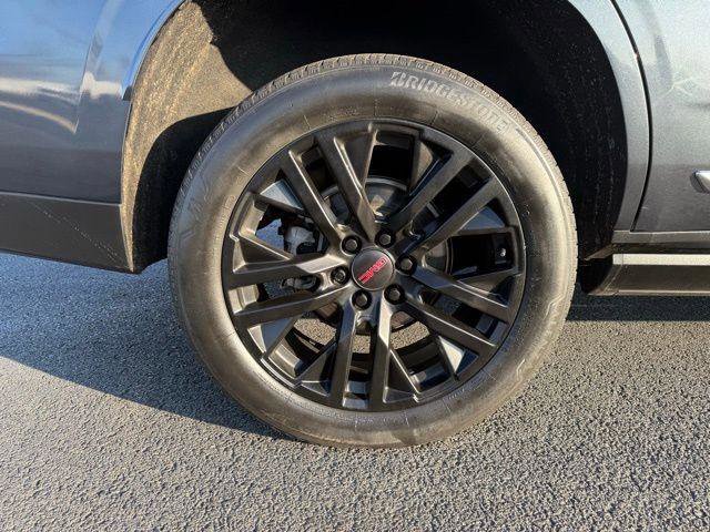 Used 2021 GMC Yukon Denali w/ Denali Premium Package RWD image 14