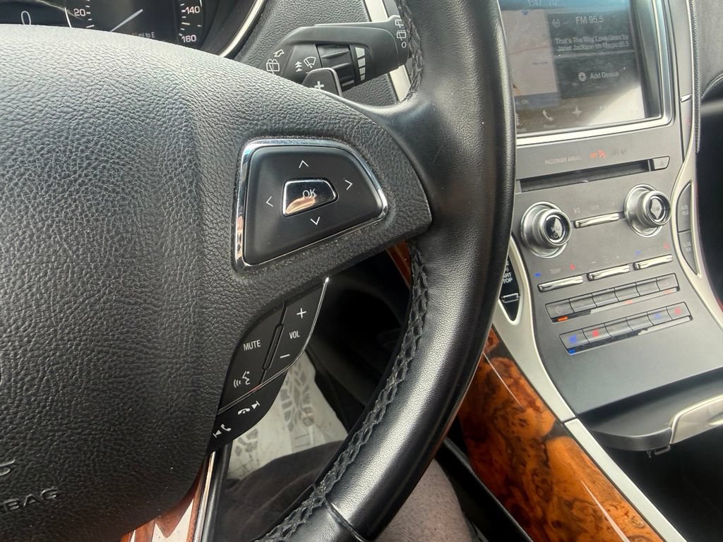 Used 2018 Lincoln MKX Reserve FWD image 17