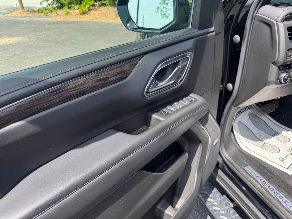 Certified 2022 Chevrolet Tahoe Z71 w/ Luxury Package AWD/4WD image 20